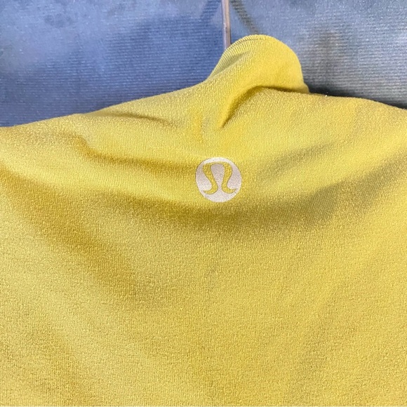 Lululemon Athletica Built in Bra Made In Canada Sleeveless V-Neck Top Womens 8 - Picture 4 of 7